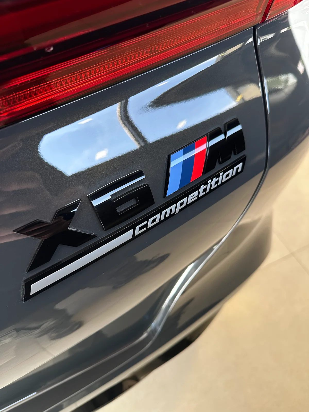 Entrega final de BMW X6M blindado estéticamente